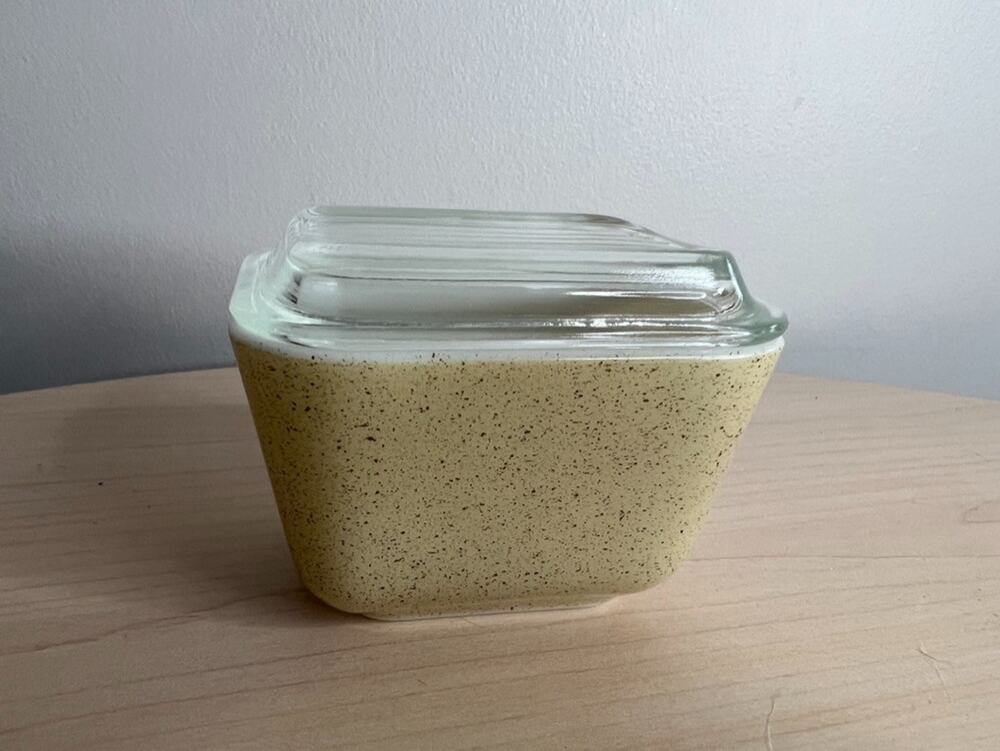 Vintage 501 B Pyrex Homestead Tan Speckle Dish Lid 1.5 Cup Refrigerator Fridgie